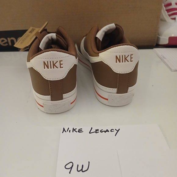 Nike Legacy ALL Leather Uppers - Picture 4 of 5